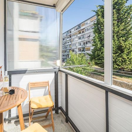App***Max Apartment Pula Luaran gambar